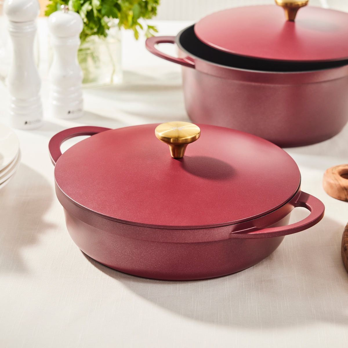 Maxwell & Williams Cast Lite Non-Stick Shallow Casserole 28cm / 4L Cherry Gift Boxed