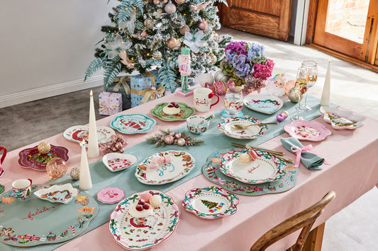 How to Set a Merry Christmas Table (Two Easy Looks)