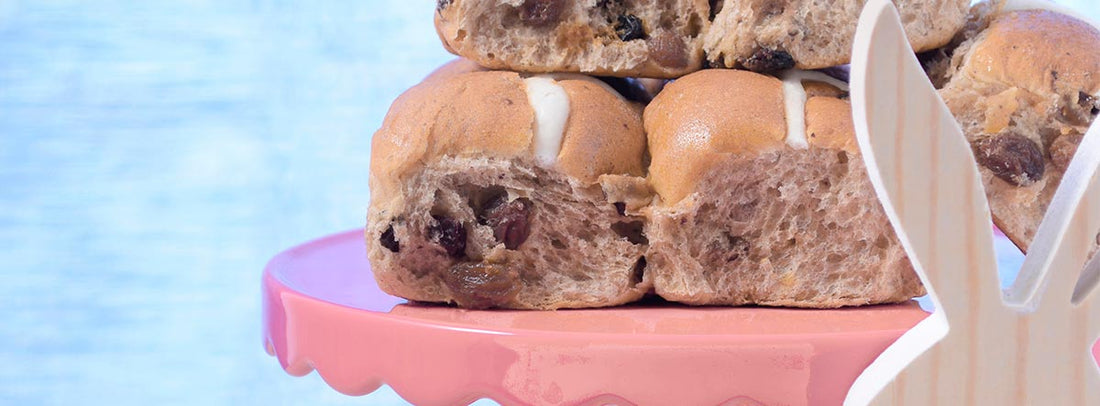 Fig & Dark Chocolate Hot Cross Buns