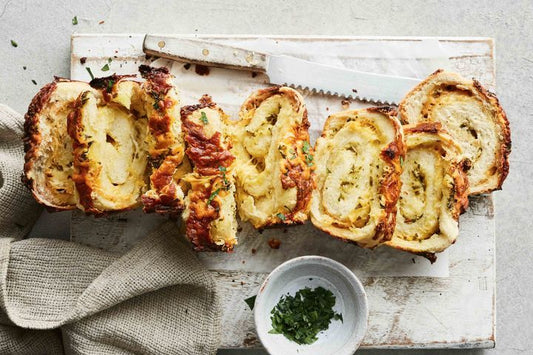 cheesy garlic bread pull-apart loaf 