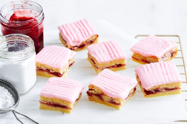 iced raspberry shortbread slice 