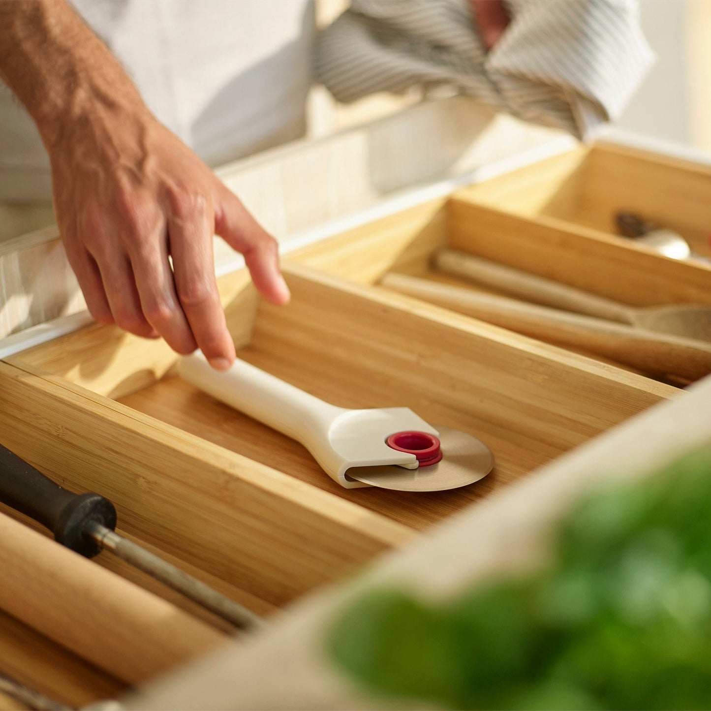 Ringo Pizza Wheel (Stone/Red)