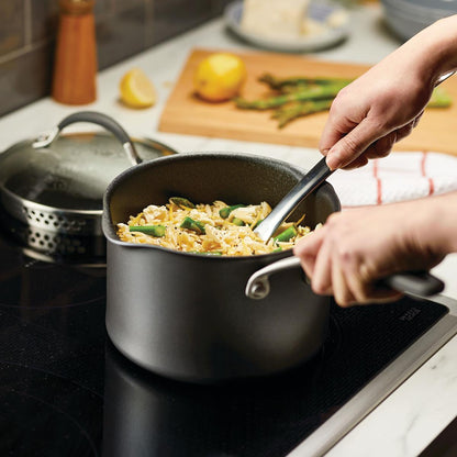 Scratchdefense A1 18cm 2.8L Covered Saucepan featuring beans 