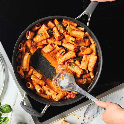 Scratchdefense A1 28cm 4.7L Covered Sauteuse featuring pasta