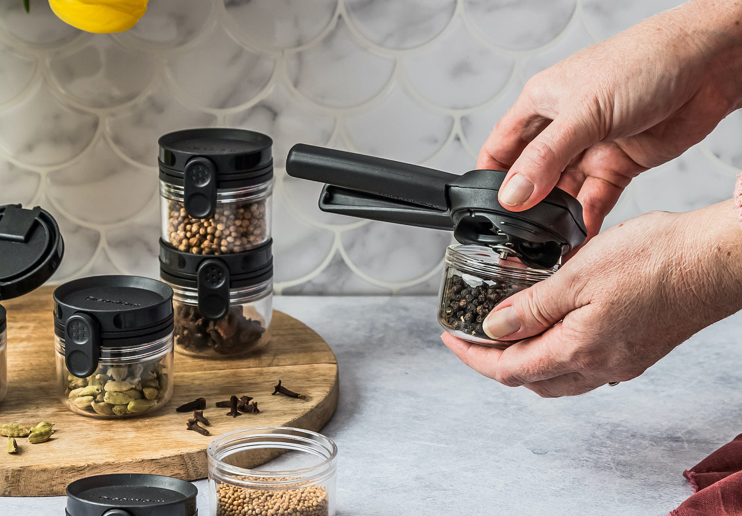 Ortwo Lite - Black + Extra Jar Set