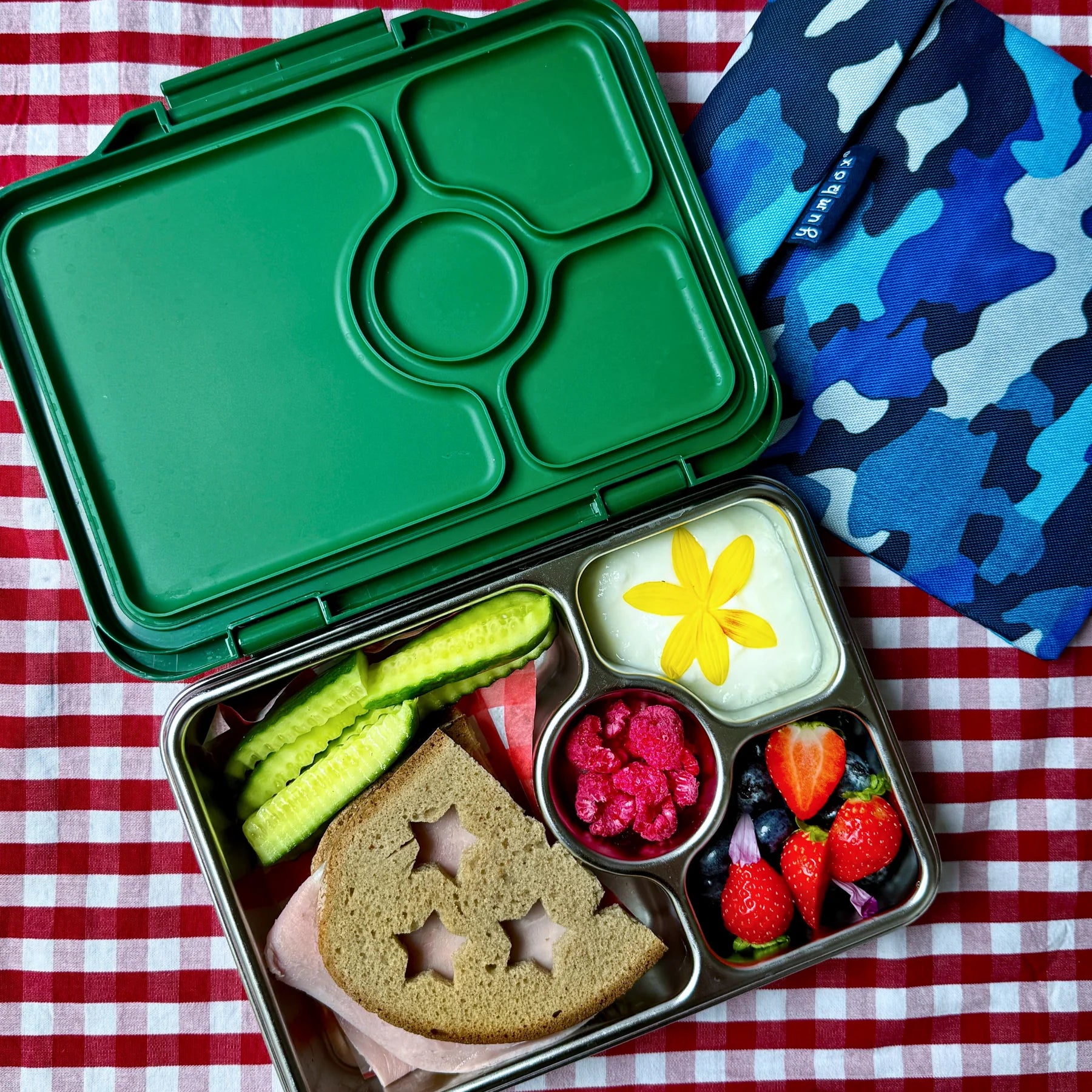 Yumbox Prêtステンレススチール 弁当箱 緑pomme green Yumbox Pret Stainless Steel Bento Box 4 Compartment - Pomme Green
