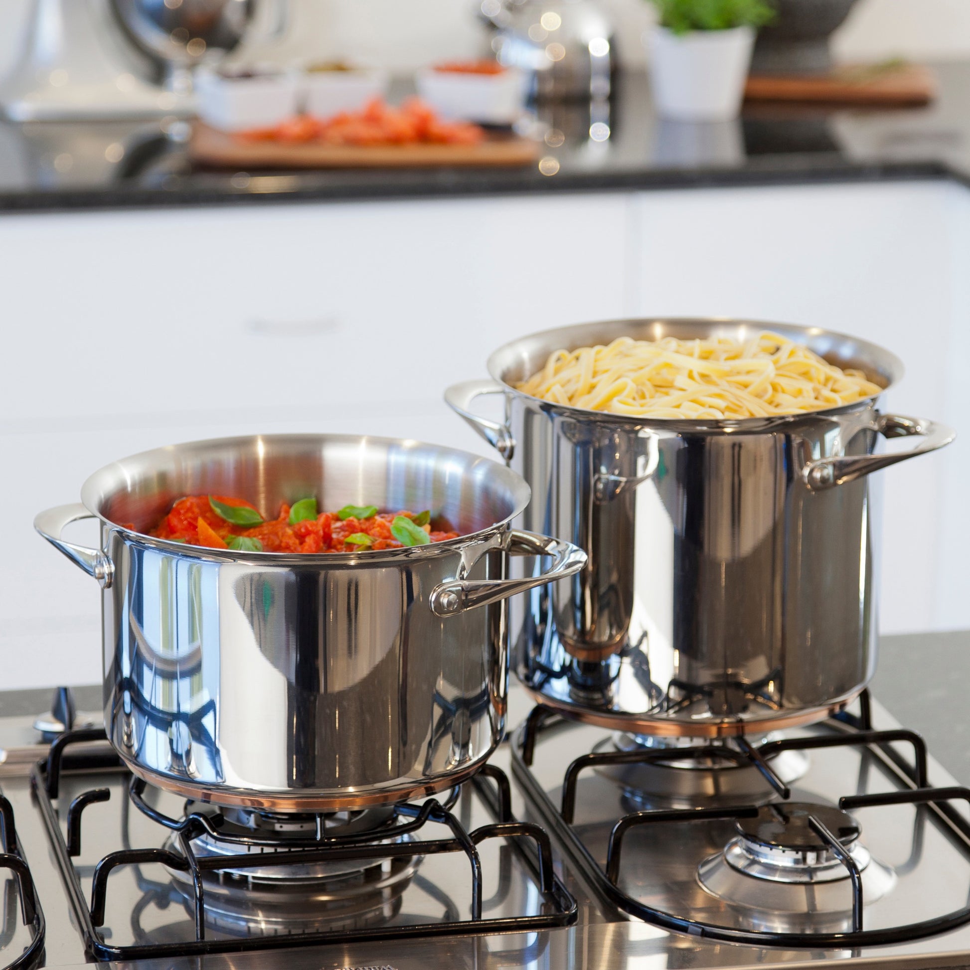 Essteele Per Vita 24cm / 7.1 L Covered Stockpot  featuring image of stockpot