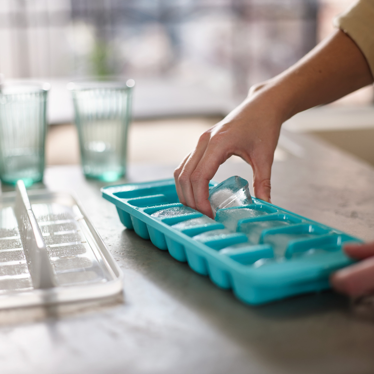 Flow Easy-fill Ice-cube Tray