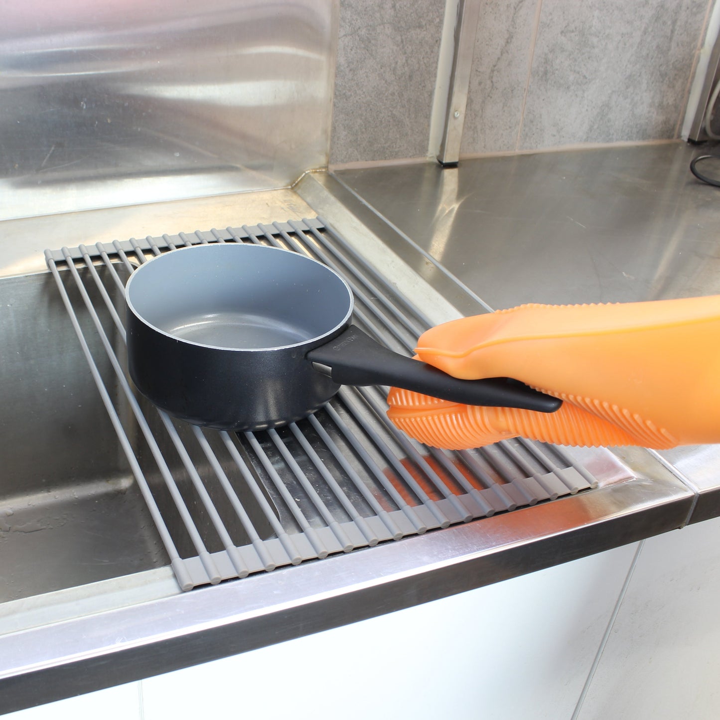 Hot Pan on the White Magic Drying Rack & Trivet
