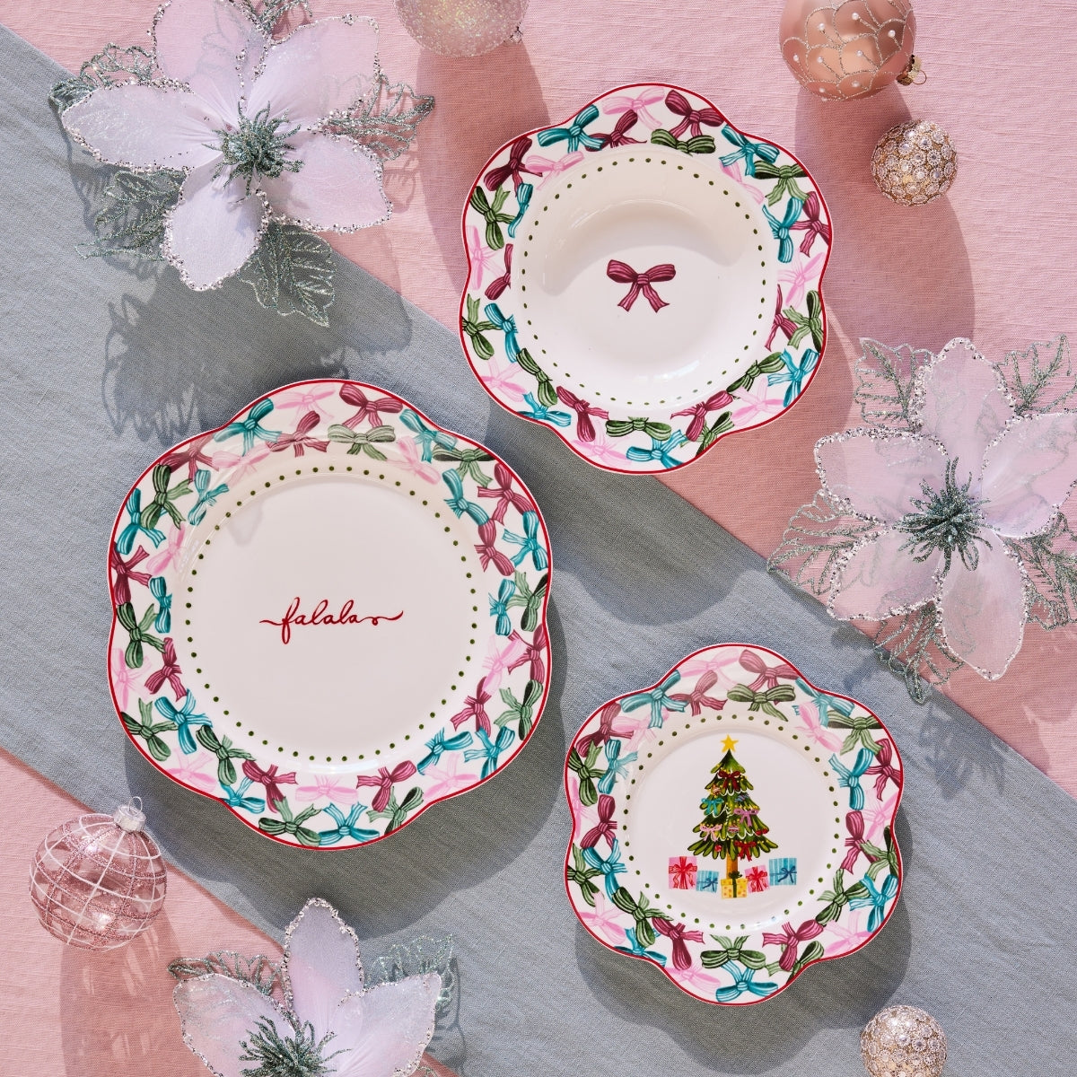 Maxwell & Williams Fa la la Scallop Rim Dinner Set 12pc Gift Boxed