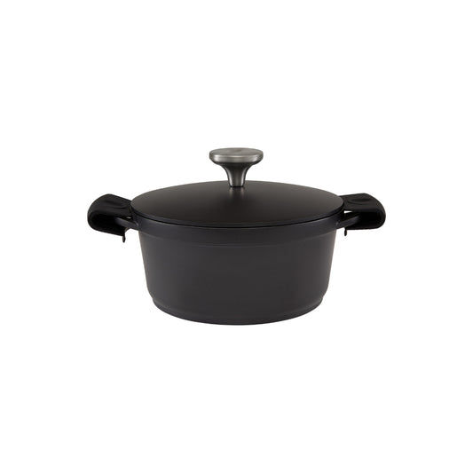 Maxwell & Williams Cast Lite Non-Stick Casserole 20cm / 2.4L Black Gift Boxed